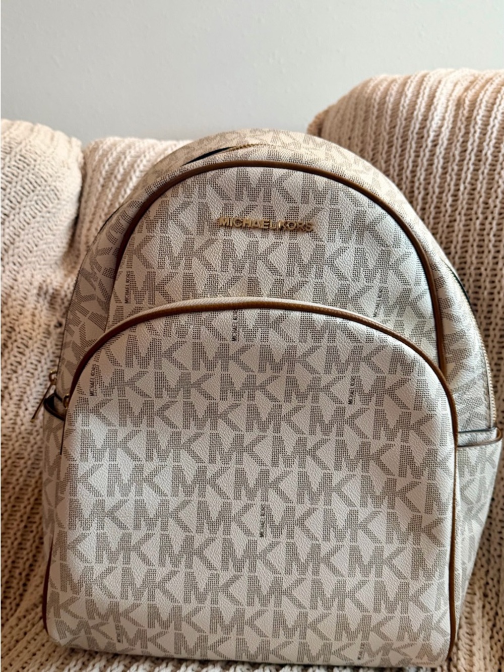 NWT! Michael Kors Abbey Large Logo Backpack Vanilla Acorn MK Signature